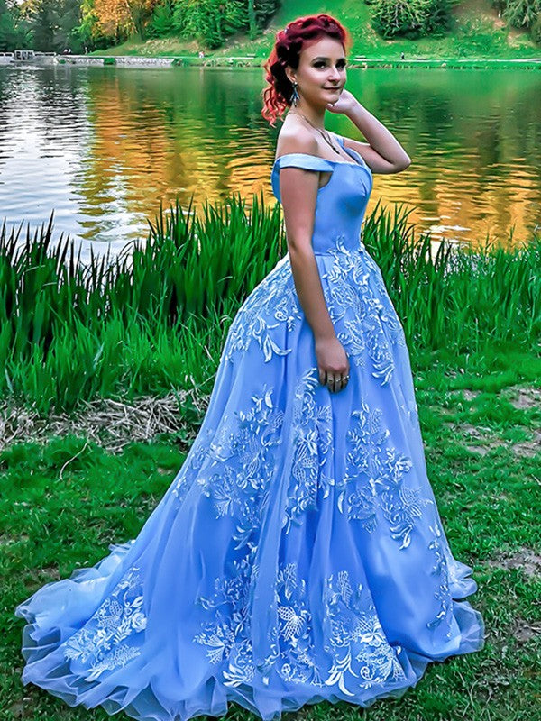 Robe de bal sans manches à épaules dénudées avec appliques en tulle pour bal de fin d'année