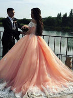 Robe de bal sans manches à épaules dénudées, traîne de cour, en tulle et dentelle, robe de bal
