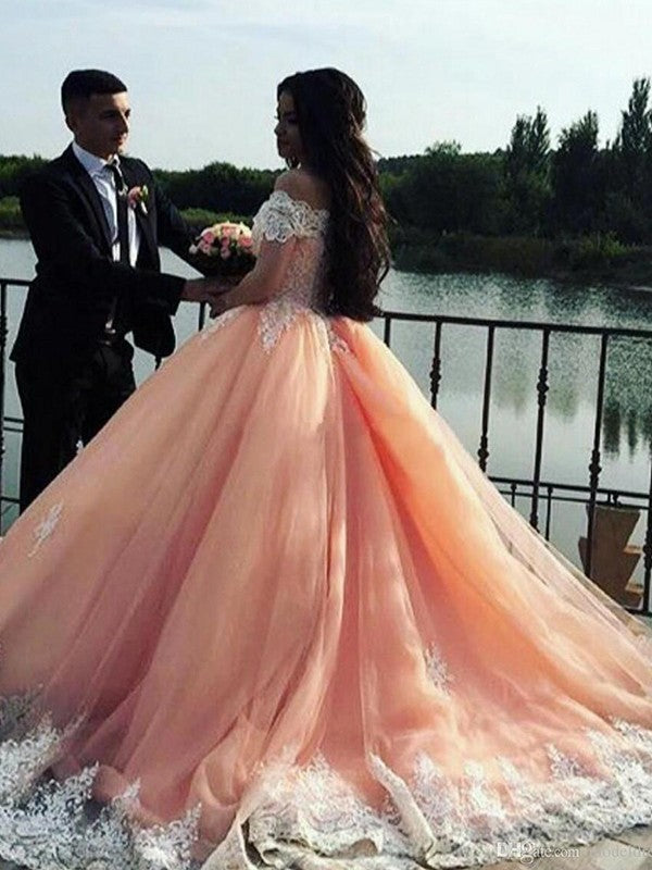 Robe de bal sans manches à épaules dénudées, traîne de cour, en tulle et dentelle, robe de bal
