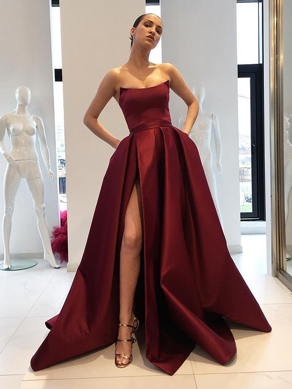 Robe de bal sans manches bustier à volants en satin pour soirée