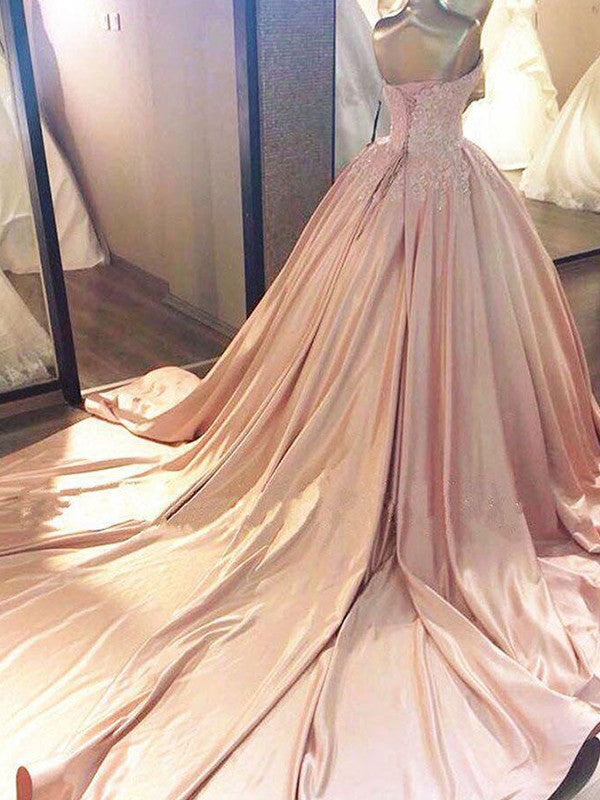 Robe de bal sans manches à décolleté cœur, traîne de cour, en dentelle et satin, robe de soirée