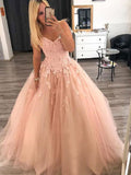 Robe de bal sans manches à décolleté en cœur, longue jusqu'au sol, ornée d'appliques en tulle