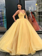 Robe de bal sans manches à décolleté en cœur en organza longue jusqu'au sol pour bal de fin d'année