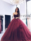 Robe de bal bustier sans manches ornée de perles en tulle