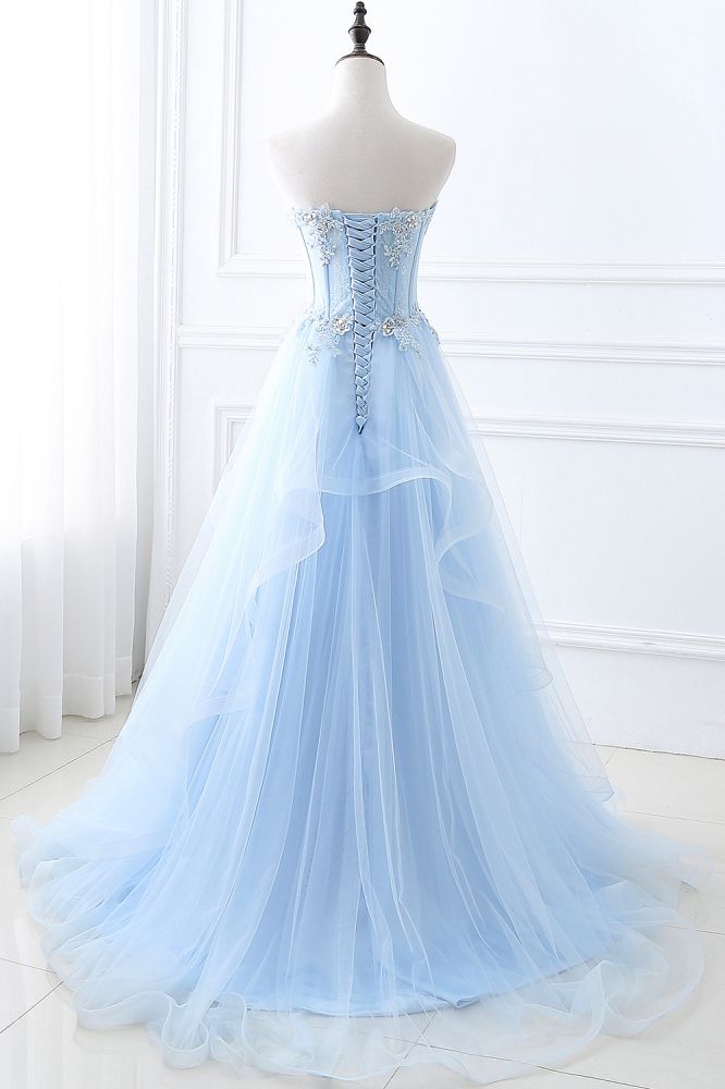 Abito da ballo con scollo a cuore in tulle azzurro cielo con paillettes
