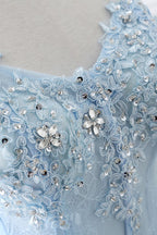 Abito da ballo con scollo a cuore in tulle azzurro cielo con paillettes