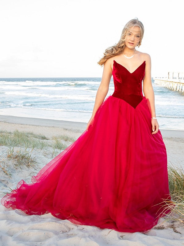 Robe de bal bustier en tulle sans manches avec traîne courte pour bal de fin d'année