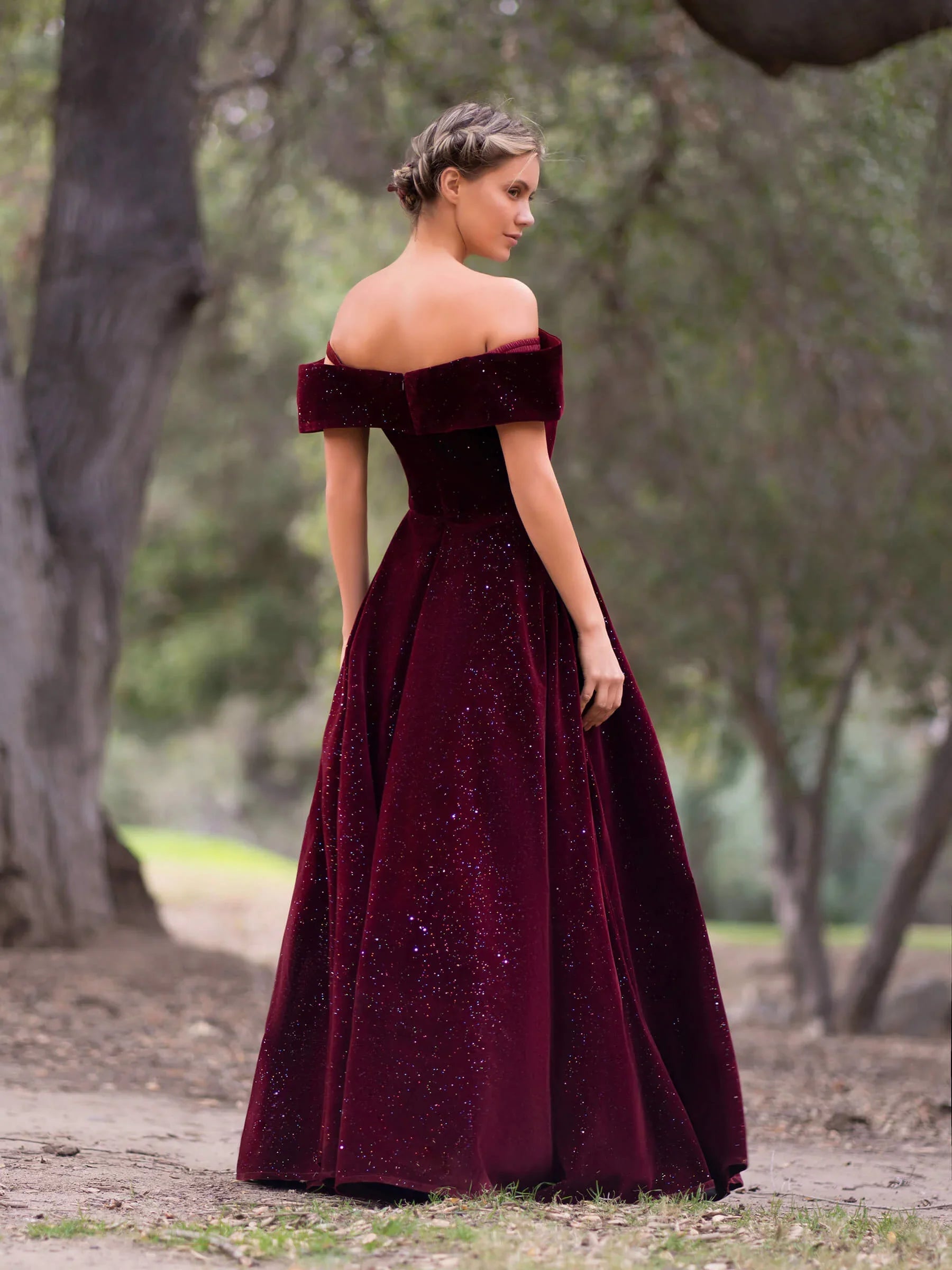Robe de soirée en velours longueur au sol à encolure bateau