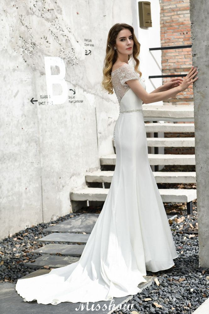 Robe de mariée sirène ajustée à manches courtes en satin avec traîne balayante/trumpet