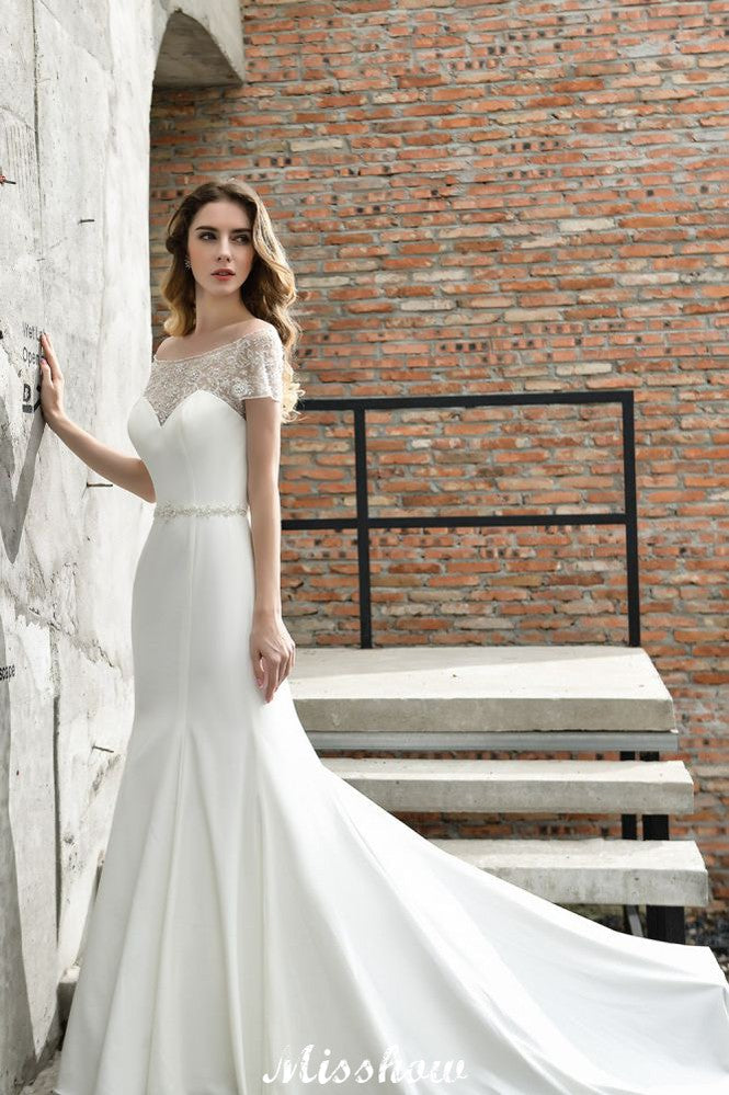 Robe de mariée sirène ajustée à manches courtes en satin avec traîne balayante/trumpet