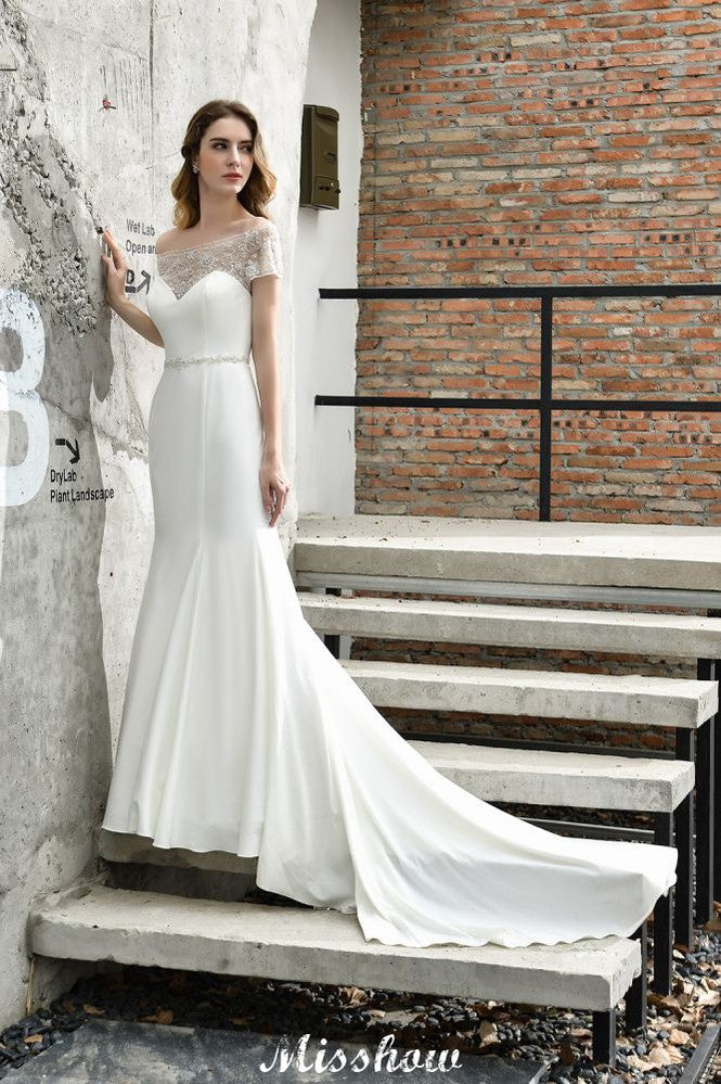 Robe de mariée sirène ajustée à manches courtes en satin avec traîne balayante/trumpet