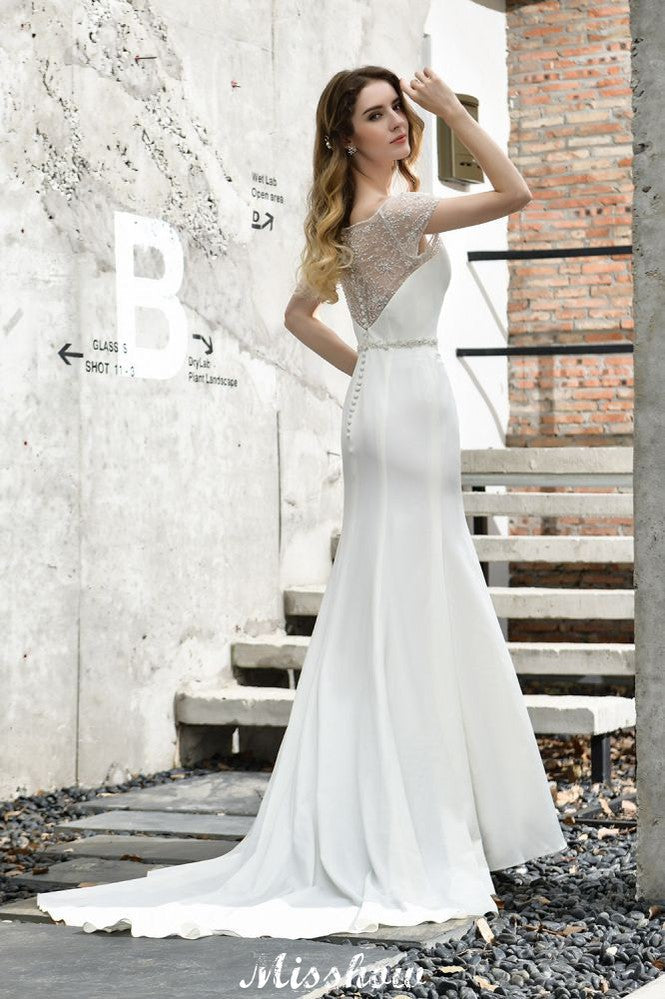 Robe de mariée sirène ajustée à manches courtes en satin avec traîne balayante/trumpet