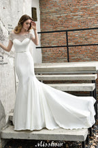 Robe de mariée sirène ajustée à manches courtes en satin avec traîne balayante/trumpet