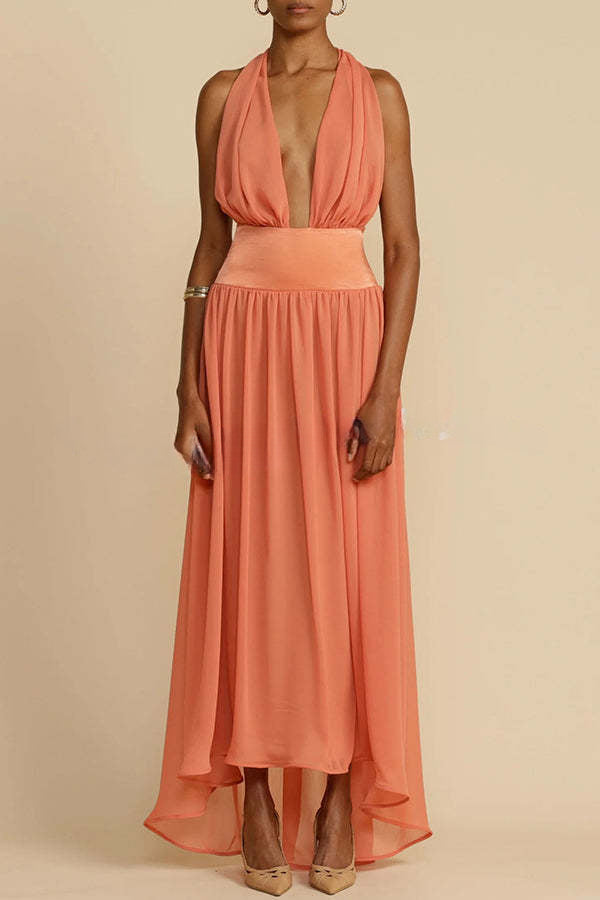 Weiblichkeit und Eleganz – Neckholder-Maxikleid mit freiem Rücken aus Tüll 