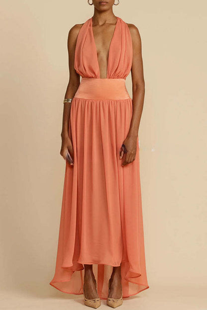 Weiblichkeit und Eleganz – Neckholder-Maxikleid mit freiem Rücken aus Tüll 