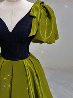 Abito da sera verde satinato con scollo a V e maniche a sbuffo, abito da ballo per compleanno, abito da festa Y7600