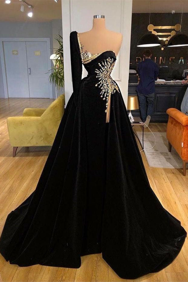 Robe de bal noire en ligne A avec perles et une manche