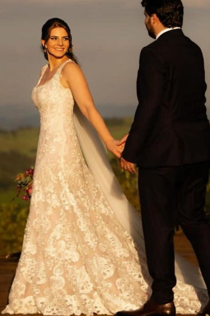 Hermoso vestido de novia largo color marfil sin mangas con encaje cuadrado y apliques en forma de A