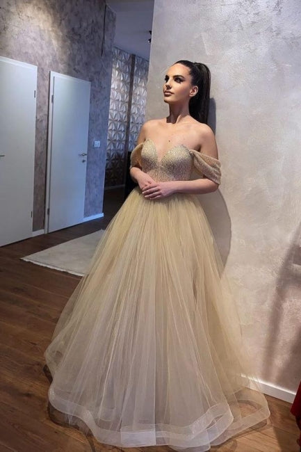 Hermosos vestidos de novia de tul con corte A y hombros descubiertos 