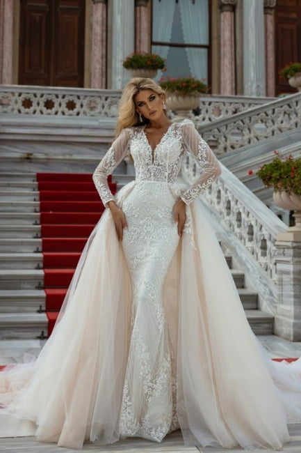 Bellissimi abiti da sposa a linea ad A con scollo a V, maniche lunghe in pizzo e coda staccabile a sirena