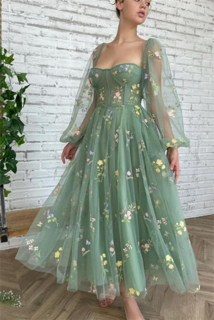 Hermoso vestido de fiesta floral de manga larga en forma de A hasta los tobillos
