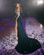 Vestido de Baile Verde Escuro com Gola Alta e Fenda, Estilo Sereia
