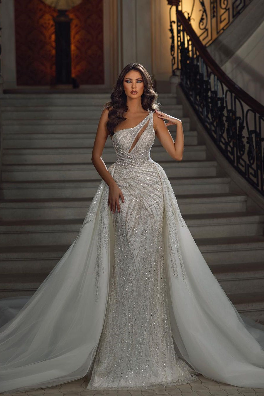 Hermoso vestido de novia de sirena sin mangas, largo hasta el suelo, con lentejuelas y encaje