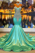 Belle robe de bal sirène sans manches à col montant en forme de cœur avec perles