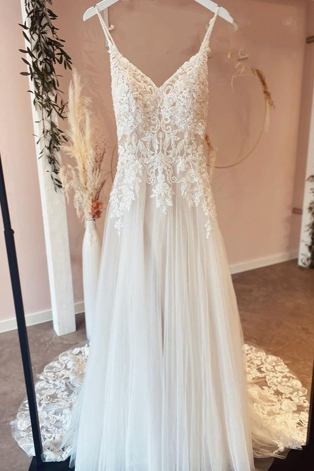 Bellissimi abiti da sposa lunghi a linea ad A, senza schiena, in tulle con pizzi applicati
