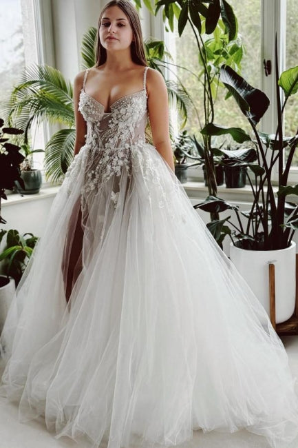 Bellissimo abito da sposa lungo a linea ad A con spalline sottili, tulle e pizzo, con spacco