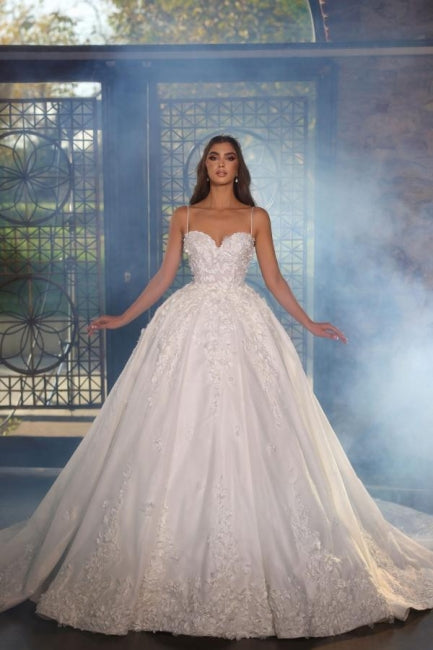 Bellissimi abiti da sposa lunghi a linea ad A con spalline, applicazioni in raso e pizzo