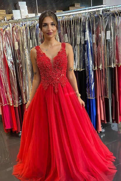 Wunderschönes langes A-Linien-Ballkleid aus Tüll mit V-Ausschnitt und offenem Rücken und Spitzenapplikationen