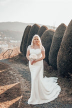 Bellissimo Abito da Sposa Lungo con Paillettes a Sirena e Scollatura a Barca