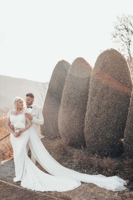 Bellissimo Abito da Sposa Lungo con Paillettes a Sirena e Scollatura a Barca