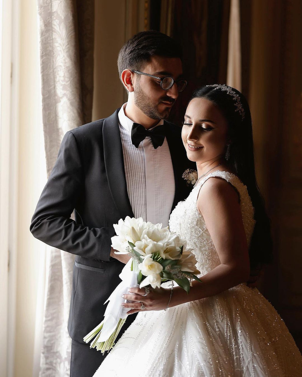 Elegant Long Ivory A Line Sleeveless Wedding Dress With Beaded Lace