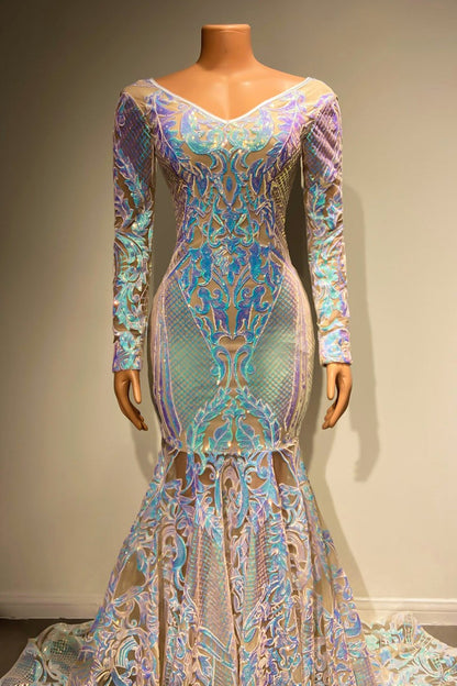Hermoso vestido de noche largo de sirena con encaje y mangas largas y cola