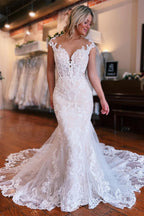 Elegant Mermaid Wedding Dress With Lace Sleeveless Detachable Train