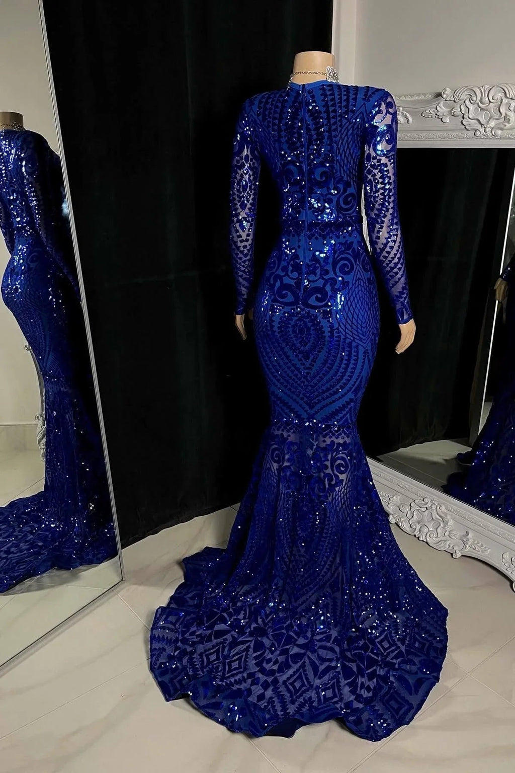 Belle robe de bal longue sirène à col en V avec manches longues