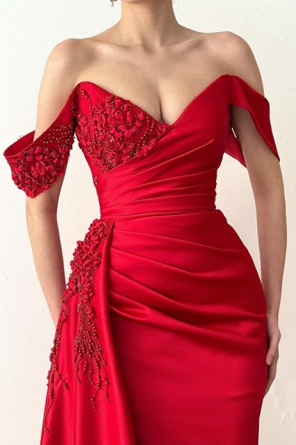 Bellissimo lungo abito da sera rosso sirena con pizzo e scollo a barca