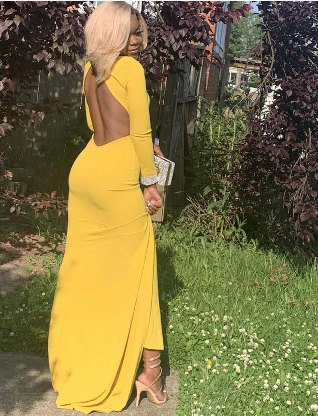 Belle robe de bal sirène à manches longues, dos nu et col montant