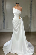 Magnifique robe de mariée blanche longue en ligne A sans manches ornée de perles