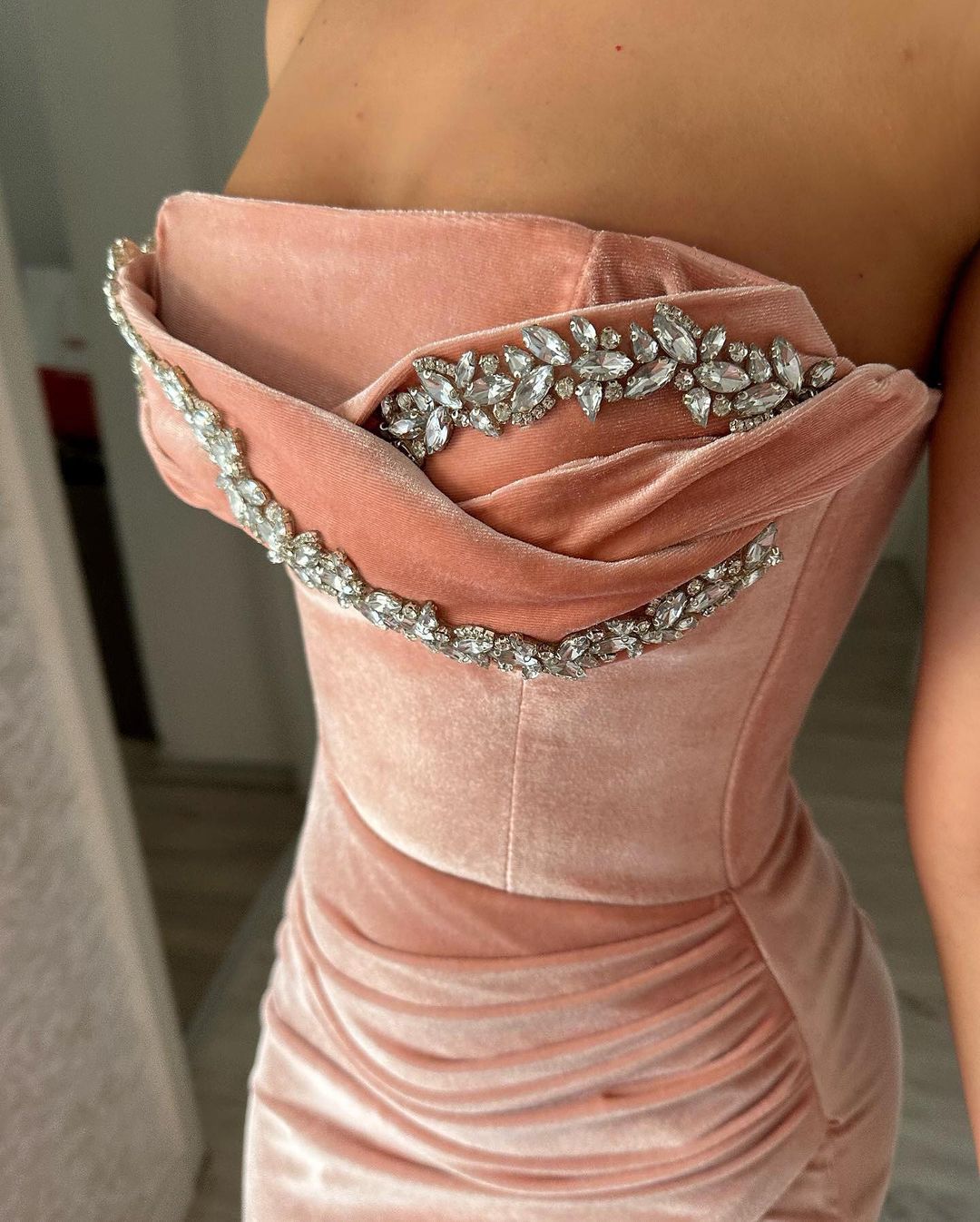 Belle robe de bal sirène sexy sans manches en cristal avec fente
