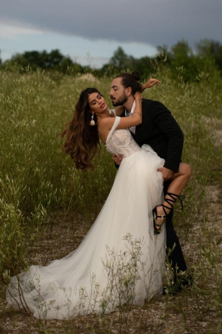 Beautiful Off-the-shoulder Sleeveless Column Floor-Length Tulle Wedding Dresses