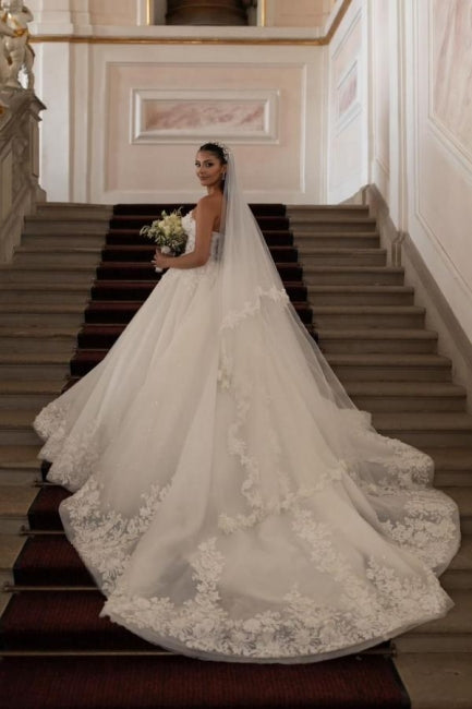 Magnifiques robes de mariée blanches longues princesse sans bretelles en ligne A avec dentelle