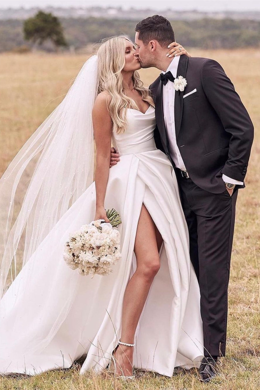 Belle robe de mariée blanche simple en ligne A avec fente latérale