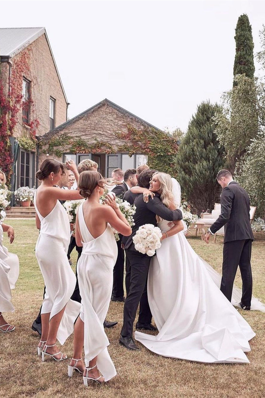 Belle robe de mariée blanche simple en ligne A avec fente latérale