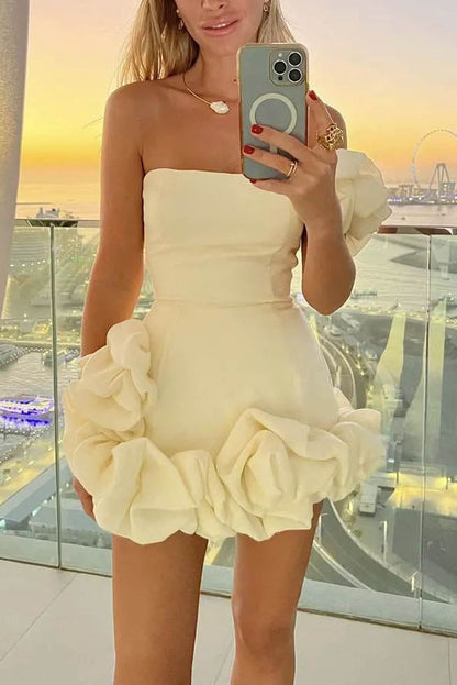 Entzückendes und elegantes Vibe – Schulterfreies Minikleid mit Volant 