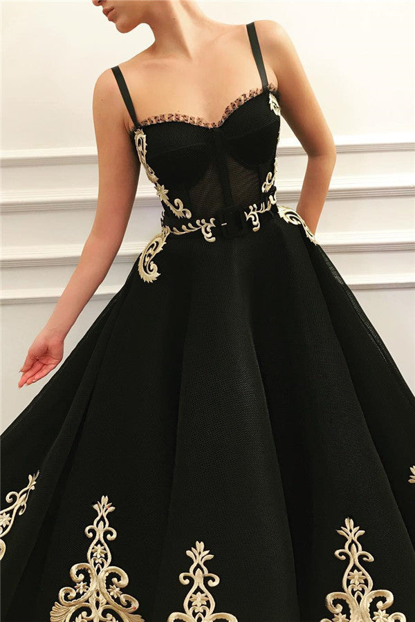 Abito lungo nero a linea ad A con scollo a cuore in tulle nero per ballo con tasche