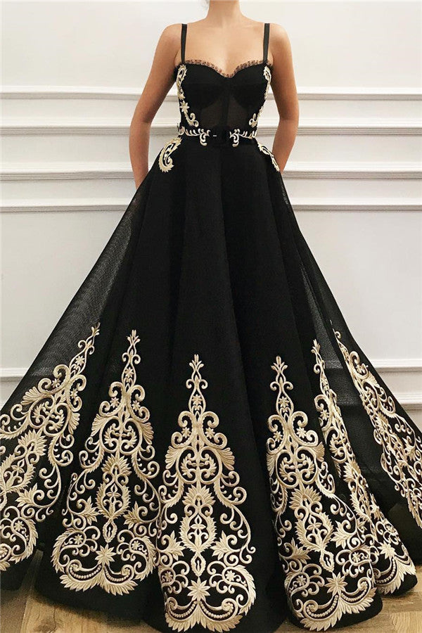 Abito lungo nero a linea ad A con scollo a cuore in tulle nero per ballo con tasche