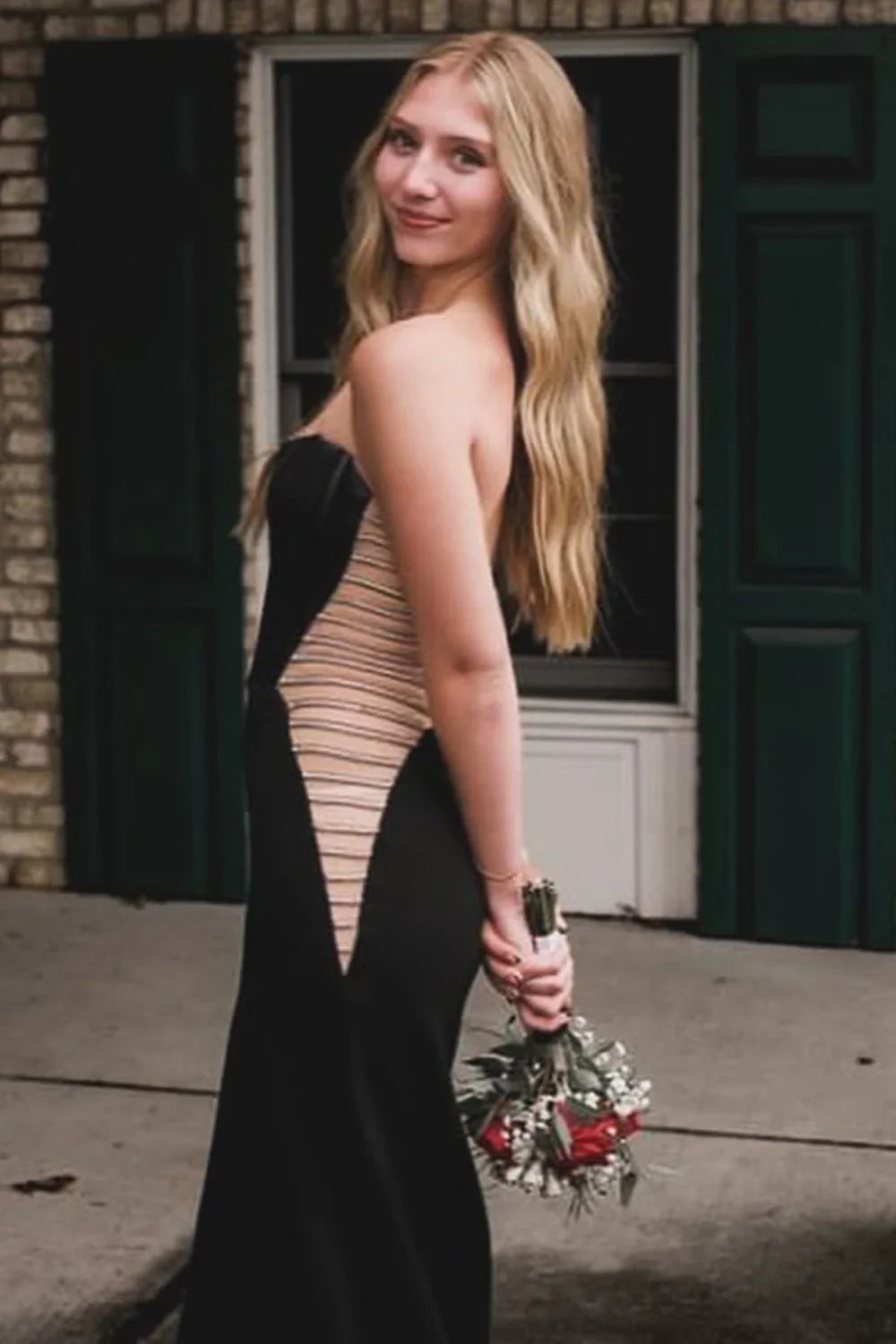 Beatrix | Robe de bal longue noire bustier sirène avec découpe et corset fendu